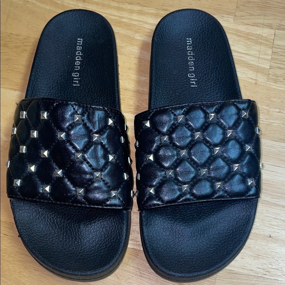Madden Girl Black Faux Leather Studded Slides. ‎ Size 9.